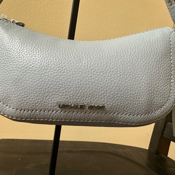 Michael Kors Camden MK Pouchette Crossbody Zip Bag Pale Blue Leather - Picture 2 of 8